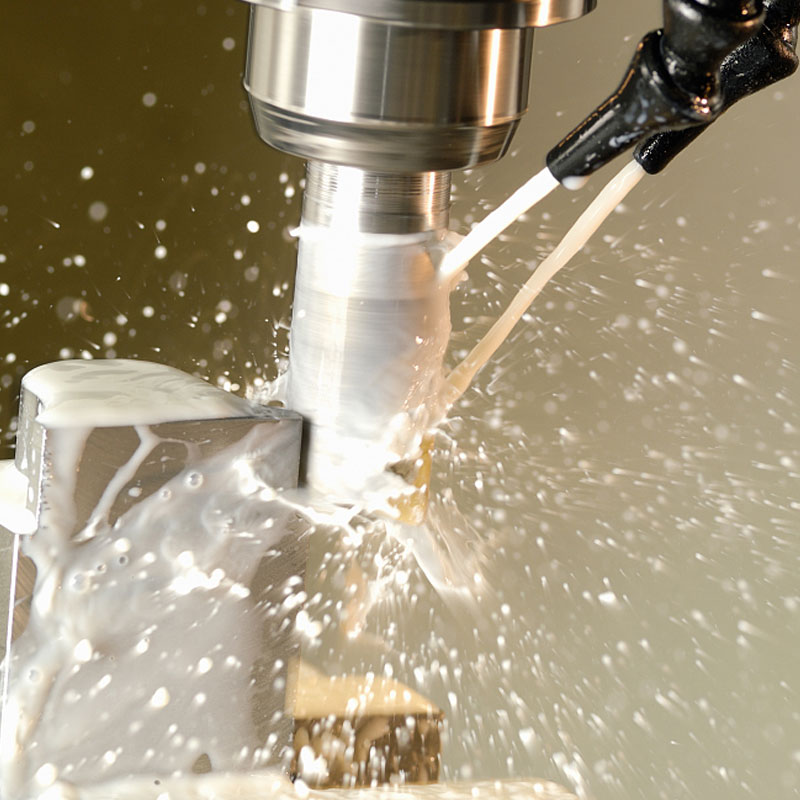 Corte de aceite versus fluido de corte: una inmersión profunda para el mecanizado de precisión